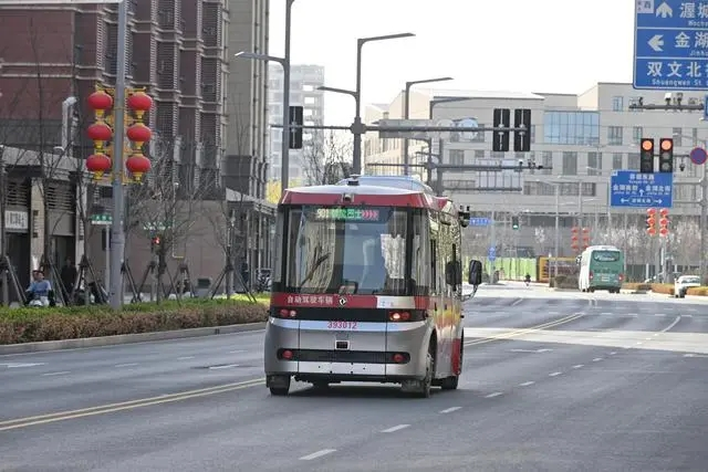 北京聯(lián)眾控制臺、操作臺、調度臺、操控臺、太空艙、集控中心、指揮中心、調度中心、監(jiān)控中心、會議辦公桌、定制控制臺、遠程控制艙、智能操作艙、智能駕駛艙、模擬駕駛艙